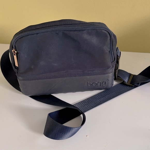 bogg Navy Belt Bag Fanny Pack Crossbody - Picture 1 of 11
